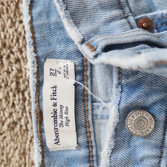 Skinny High Rise Jeans - Picture 3 of 12